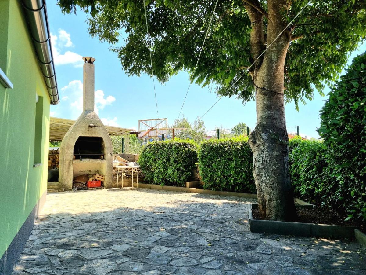 Apartment Deni Skrbčići Kültér fotó